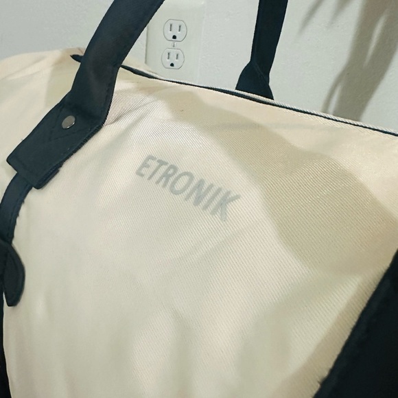 ETRONIK Rolling Duffle Bag with Wheels, Sz: 21 Inch - NWT - Picture 10 of 16
